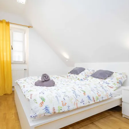 Old Town Charles Apartment