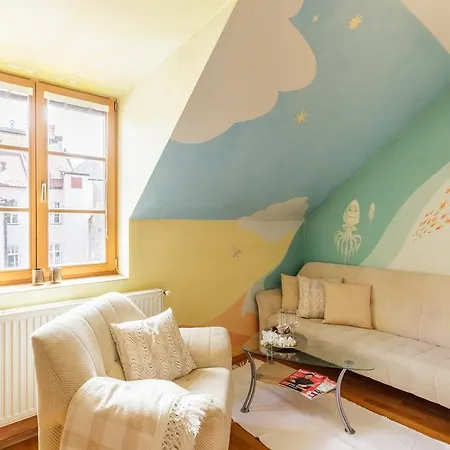 Apartment Old Town Charles Budweis