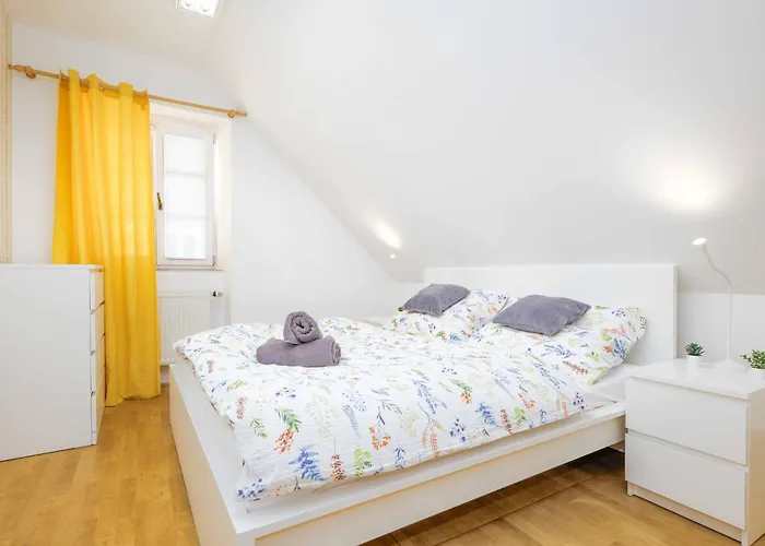 Old Town Charles 아파트