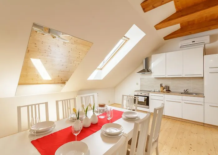 Old Town Charles 아파트 *